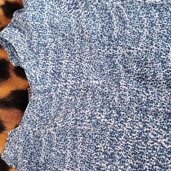 Vince 100%silk Top - Picture 5 of 11